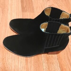 J. Crew Black Suede Leather Ankle boots Size 6